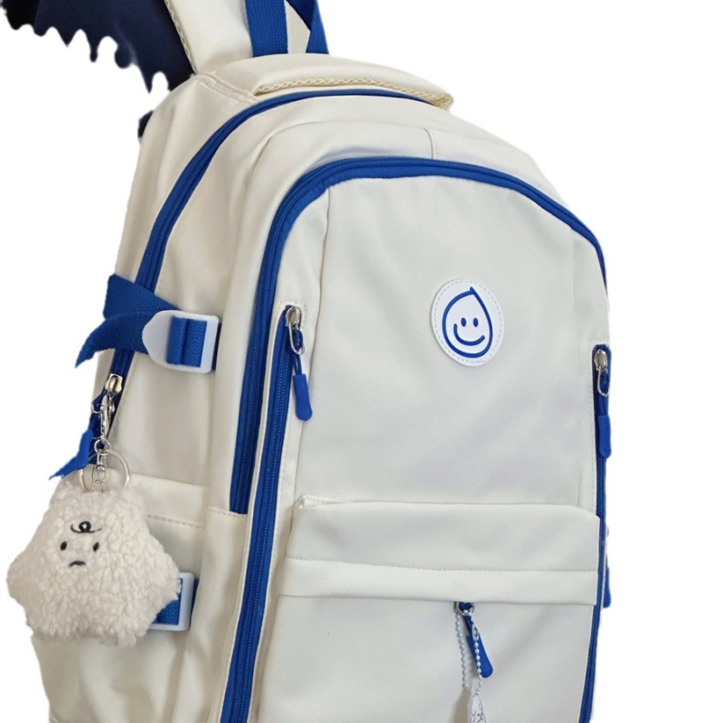 Iskolai hátizsák poliészter, cipzáras nyitás, belső cipzáros zseb, puha háromdimenziós forma, belső réteg