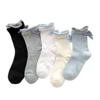 Dámske bavlnené ponožky s priehľadnou sieťkou a mašnou, stredná dĺžka trubičky, 80–90% bavlna, rýchloschnúce