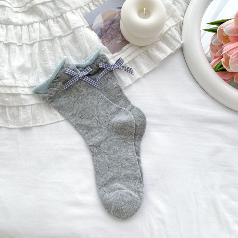 Dámske bavlnené ponožky s priehľadnou sieťkou a mašnou, stredná dĺžka trubičky, 80–90% bavlna, rýchloschnúce