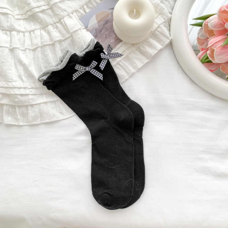 Dámske bavlnené ponožky s priehľadnou sieťkou a mašnou, stredná dĺžka trubičky, 80–90% bavlna, rýchloschnúce