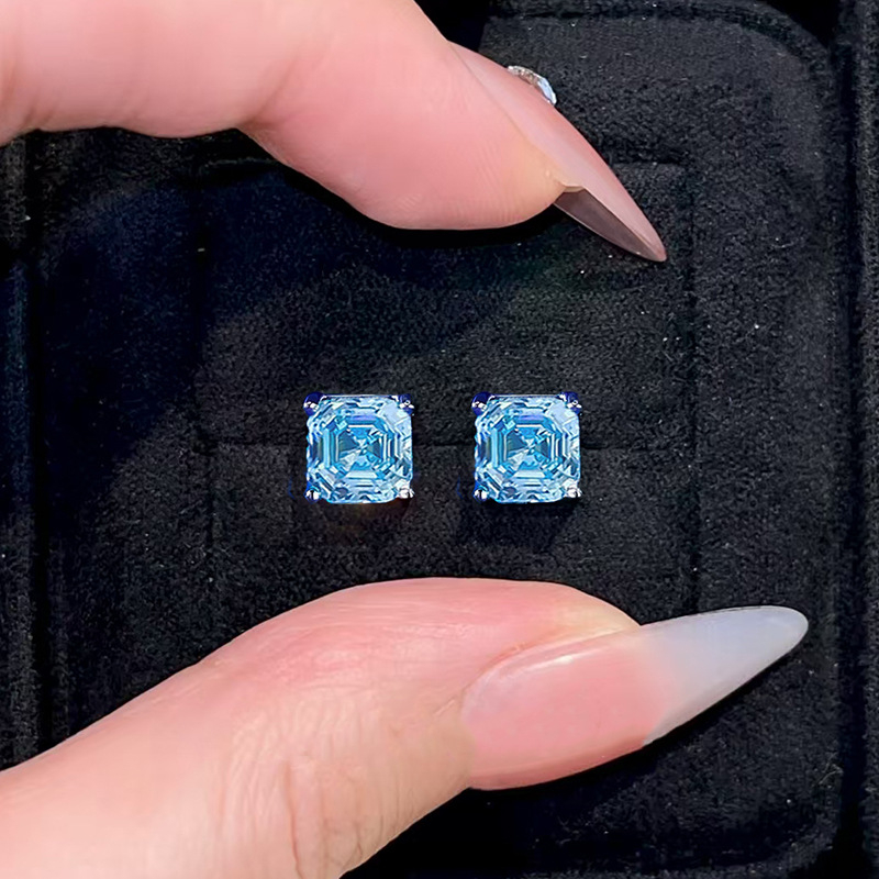 Naušnice – Geometrijski oblik, srebrni materijal, elektropoliranje, ušne igle od srebra 925, težina 3 g