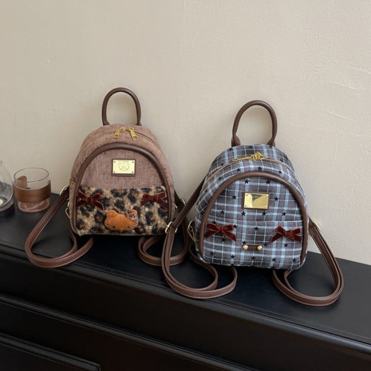 Nylon hátizsák, városi minimalist stílus, cipzáras záródás, zseb a dokumentumoknak, Téli 2025