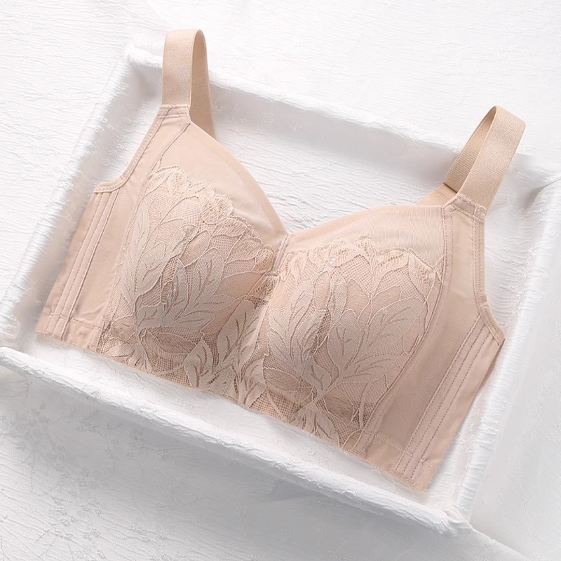 Női melltartó, teljes kosár, vékony előformázott kosár, nejlonos csipke anyag, állítható vállpántok, hátul négy sor kapocs