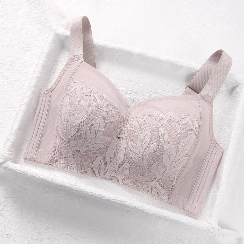 Női melltartó, teljes kosár, vékony előformázott kosár, nejlonos csipke anyag, állítható vállpántok, hátul négy sor kapocs