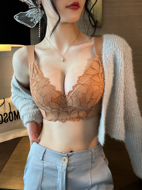 Grudnjak od pamuka s košarom 3/4, srednje oblikovan košar, fiksirane dvostruke naramenice, stražnje zatvaranje s pet redova kukica