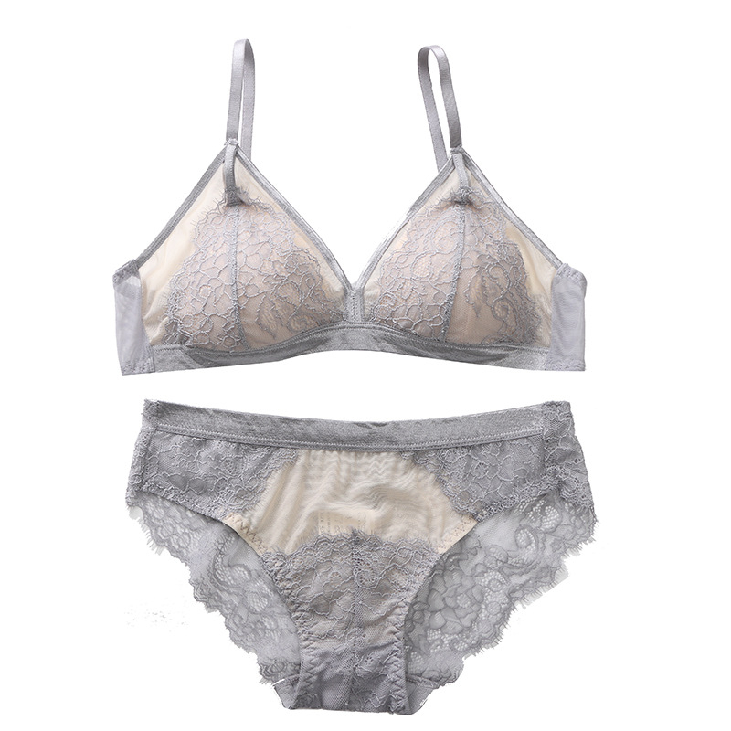 Δαντελένιο σουτιέν με τρίγωνική κούπα, λεπτός διαμορφωμένος κύπελλος, επένδυση από σπόγγο, κύριο ύφασμα νάιλον 80%, αναπνέσιμο και άνετο