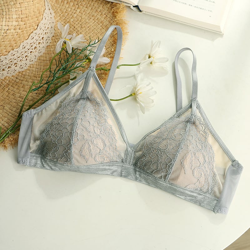 Δαντελένιο σουτιέν με τρίγωνική κούπα, λεπτός διαμορφωμένος κύπελλος, επένδυση από σπόγγο, κύριο ύφασμα νάιλον 80%, αναπνέσιμο και άνετο