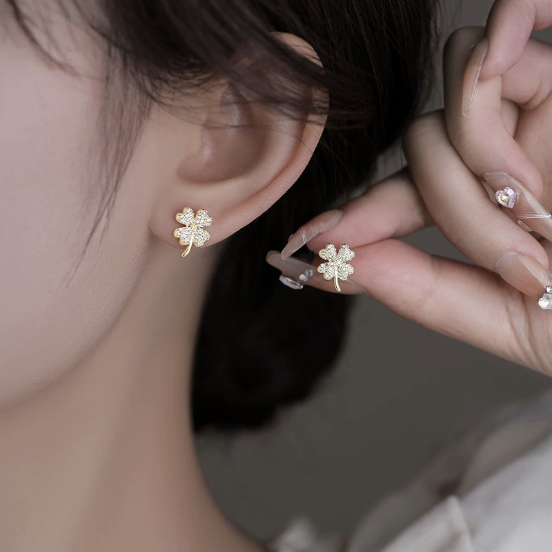 Korejski stil naušnice s četverolisnim djetelinom, cirkon, bakar, oblik lista, suptilan lagani luksuz za žene