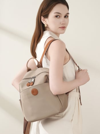 Ruksak od Oxford platna, gradski minimalistički stil, vodootporan, zatvarač, unutarnji pretinci: pretinac sa zatvaračem, pretinac za telefon, pretinac za identifikacijsku karticu.