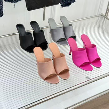 Toe-loop sandale s okruglim vrhom, platforma 6–8 cm, gornji materijal: vrh od ovčje kože, potplat od prave kože