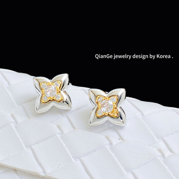 Naušnice s motivom četverolistnog cvijeta, geometrijski oblik, bakar, elektroplating, štipovi od srebra 925, marka Aobier