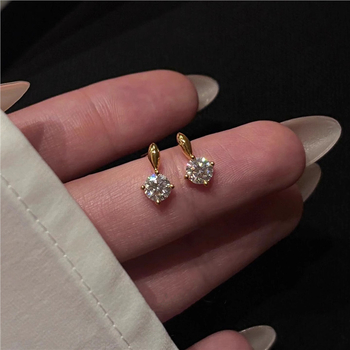 Fülbevalók — Imitált Moissanit, Réz, Elektroplating, Divat, Nyár 2021 (Anyag: Réz; Bevonat: Elektroplating; Stílus: Divat; Szezon: Nyár 2021; Nőknek)