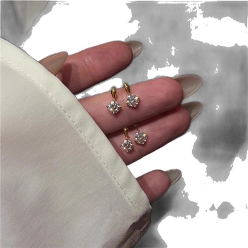 Fülbevalók — Imitált Moissanit, Réz, Elektroplating, Divat, Nyár 2021 (Anyag: Réz; Bevonat: Elektroplating; Stílus: Divat; Szezon: Nyár 2021; Nőknek)