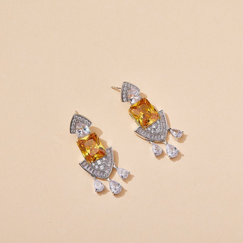 Naušnice inspirirane sirenom, cirkon, trokutaste kapljice vode, bakrena osnova s premazom od 18K zlata