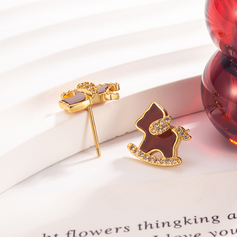 Réz gravírozott állat-/állatövi fülbevaló, könnyed luxus stílusú uniszex fülkiegészítő, 2026 tavaszi bevezetés, modell E675