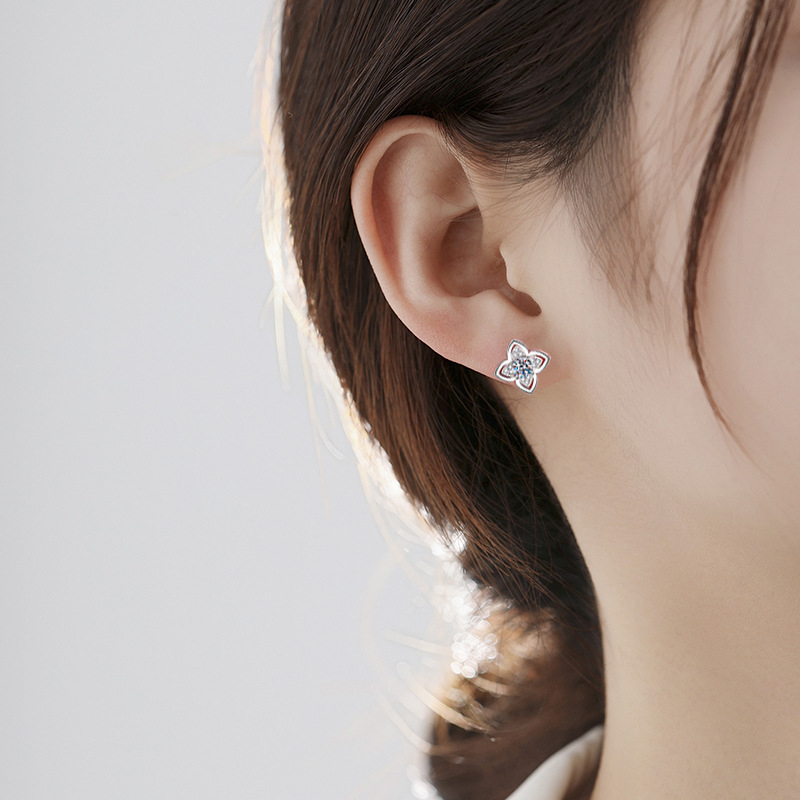 Оπεци моисанит | S925 стерлингово сребро | Четирилистна детелина | 0,5 карата | Разрез 3e