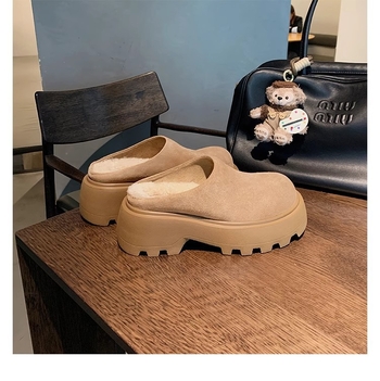 Slip-On zimske čizme s gornjim dijelom od kože goveda, podstava od ovčje vune, debela gumena potplata, okrugli vrh