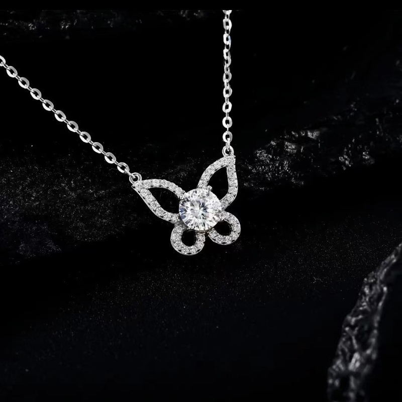 Lančić s privjeskom leptira od moissanita, 1 ct, srebro 925, križni lanac