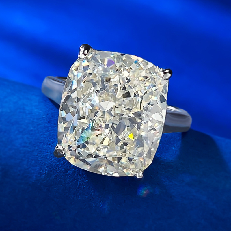 Ženski prsten od srebra 925 s glavnim kamenom 12×14 mm, težina 7,5 g, Ice Flower rez, dijamantna obrada