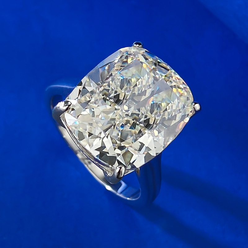 Ženski prsten od srebra 925 s glavnim kamenom 12×14 mm, težina 7,5 g, Ice Flower rez, dijamantna obrada