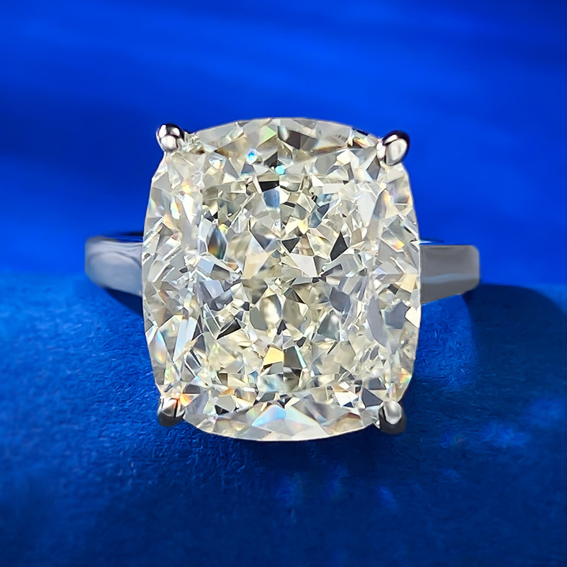 Ženski prsten od srebra 925 s glavnim kamenom 12×14 mm, težina 7,5 g, Ice Flower rez, dijamantna obrada