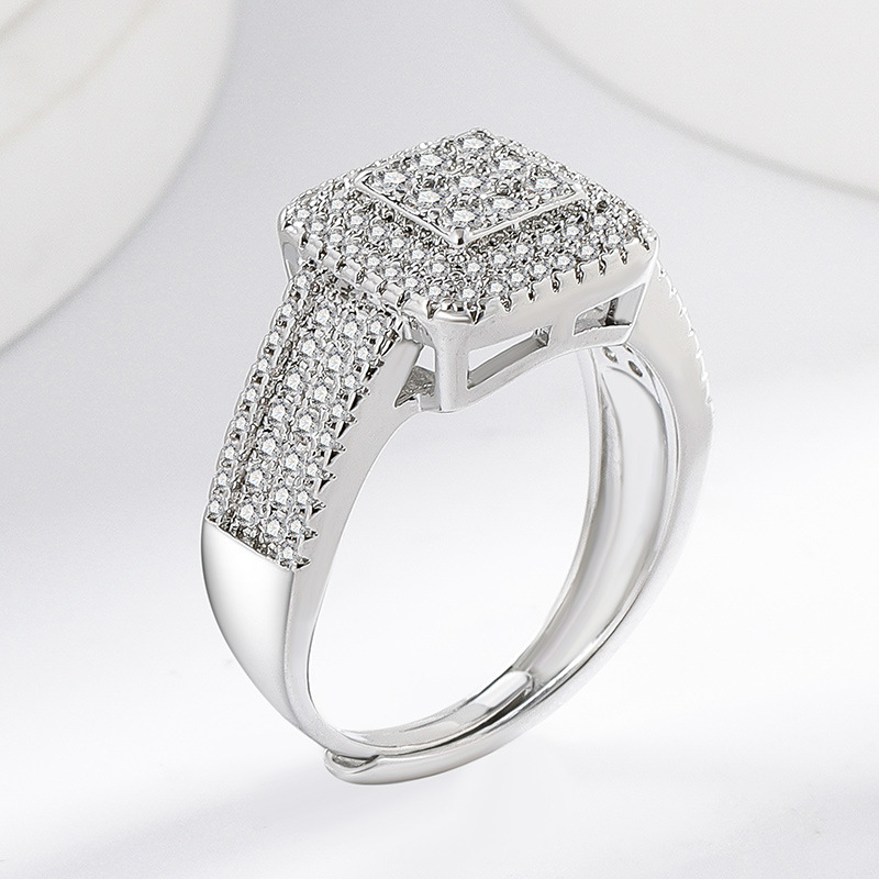 Rézgyűrű négyszögletes geometriai formával – elektroplatált felület, könnyed luxus stílusú kézhez illő ékszer