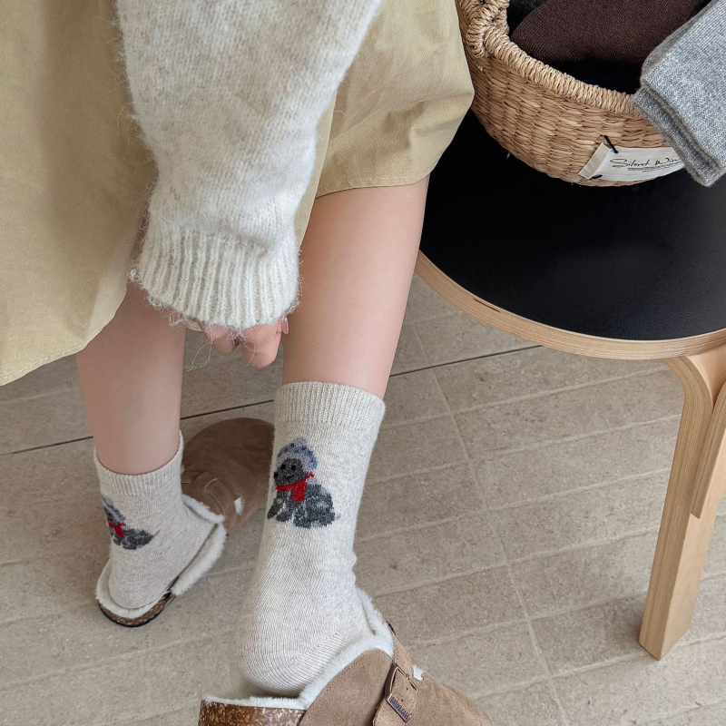 Vlnené ponožky strednej dĺžky, jednoduché pletenie, 176 ihiel, teplé na zimu