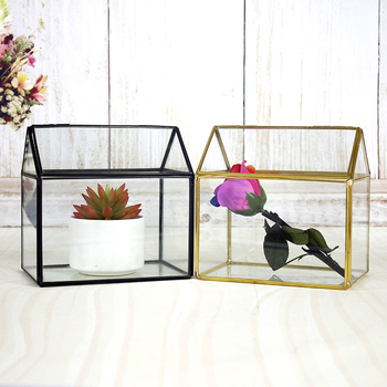 Sere din sticlă în formă de casă pentru flori veșnice — cub geometric, peisaj miniatural