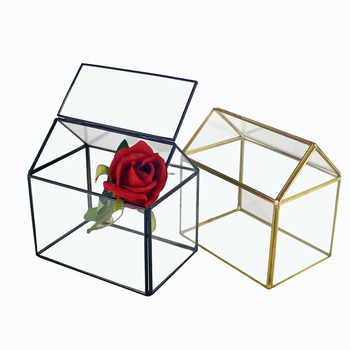 Sere din sticlă în formă de casă pentru flori veșnice — cub geometric, peisaj miniatural