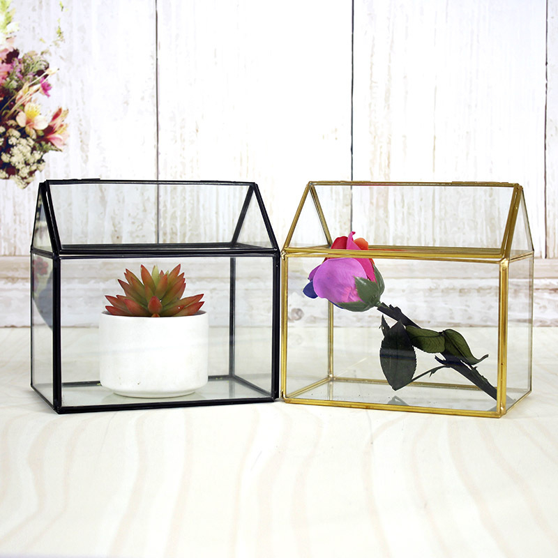 Sere din sticlă în formă de casă pentru flori veșnice — cub geometric, peisaj miniatural