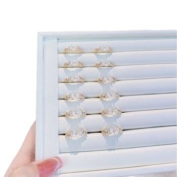 Női gyűrű cirkón virággal, réz aranyozott felülettel, korona és szív alak, felületkezelés: polírozott elektroplakálás, stílus: gyűrű