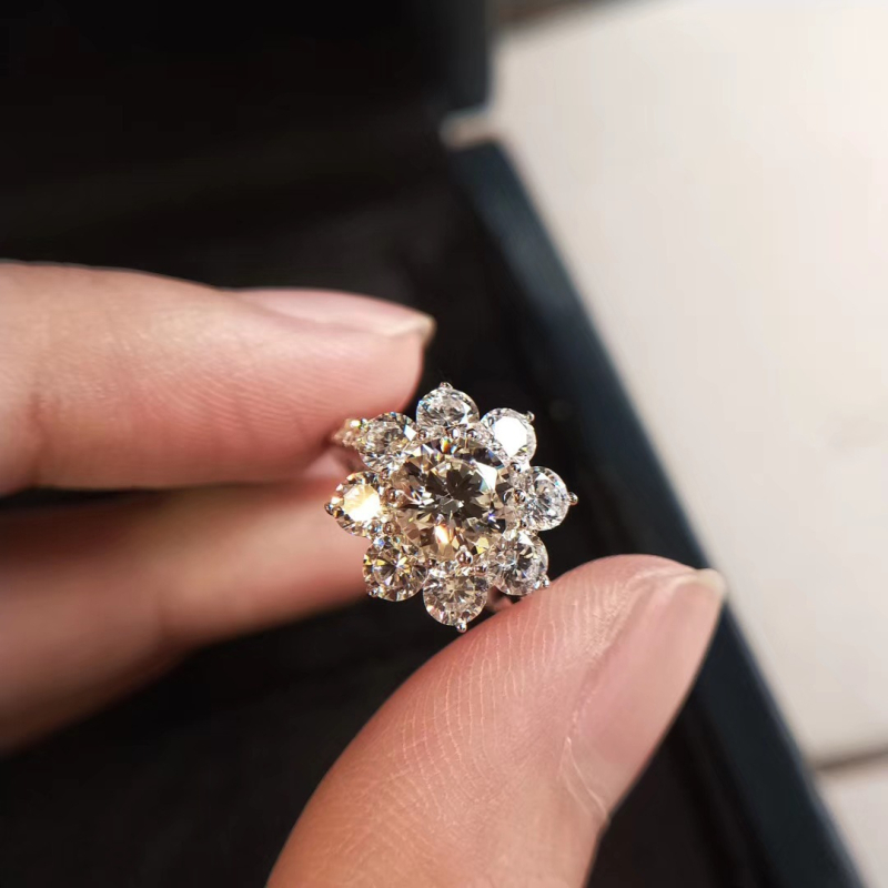 V arany napvirág gyűrű, geometriás dizájn, elektroplakált felület