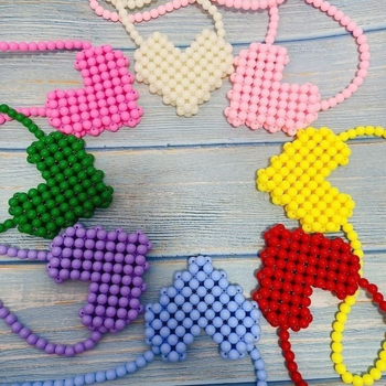 KNIORER Perlena torba za ramenu u obliku srca, od akrila, otvorena džep, s jednom naramenicom, urban minimalistički stil