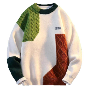 Pleteni pulover s okruglim izrezom, slobodan kroj, debeli materijal; poliester s dlakom zajca, detalj s našivkom