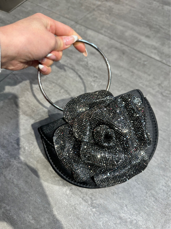 Sedlovna torbica od svile za zabave, s rhinestones i ružičastim cvijećem, polukružnog oblika, džep za telefon i identifikacijsku karticu, nošenje u ruci ili preko ramena, moderno
