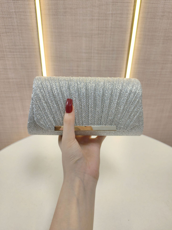 Lančana torbica, mala kvadratna ženska torbica, večernji clutch, tekstura sintetičke mikrovlaknast kože