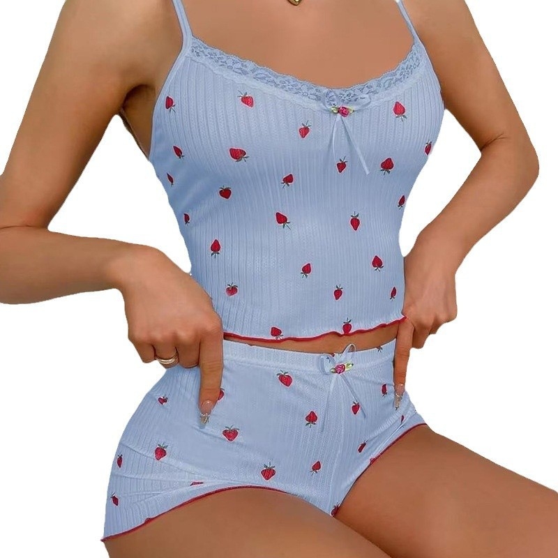 Ženski set pidžama – s uzorkom jagode, bez rukava, top s mašnicom i naramenice te kratke hlače, Milk Silk tkanina; 90–95% poliester