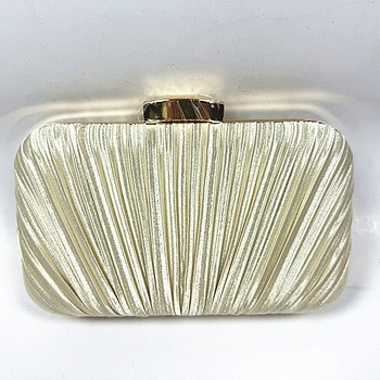 Večernja clutch torbica, mali kvadratnog stila, Materijal: poliester, Oblik: vodoravni pravokutnik, Način otvaranja: kopča, Unutarnji pretinac: džep za telefon