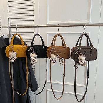 PU ženska torba u street stilu, horizontalian kvadratnog oblika, crossbody sa zatvaranjem na zip, poliesterska podstava, unutarnji džep za telefon, jedan remen, jesen 2025