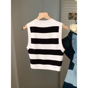 Ленена жилетка с райета, свободна кройка, пролет 2025