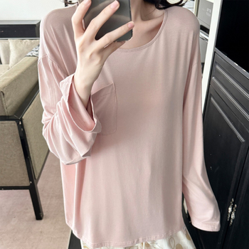 Ženski set pidžama od modalnog materijala – minimalistički stil, duga rukava i pantalone, prozračni kućni outfit za sve sezone