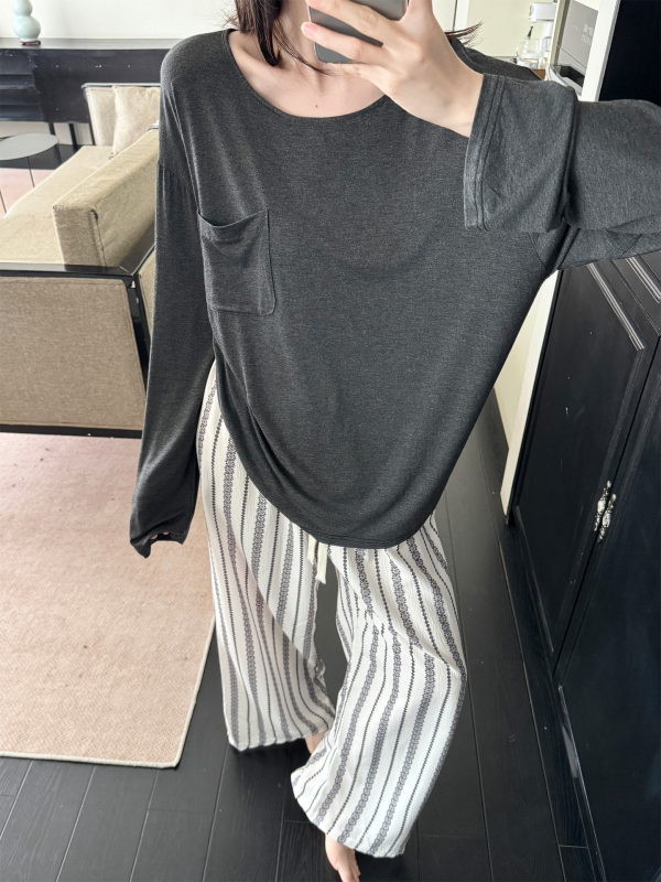 Ženski set pidžama od modalnog materijala – minimalistički stil, duga rukava i pantalone, prozračni kućni outfit za sve sezone
