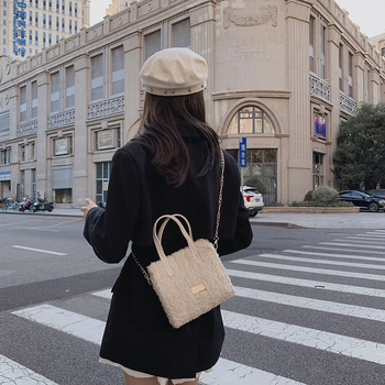Crossbody torba od pliša, gradski stil, uspravni kvadratni oblik, mala kvadratna torba, otvoreni gornji dio