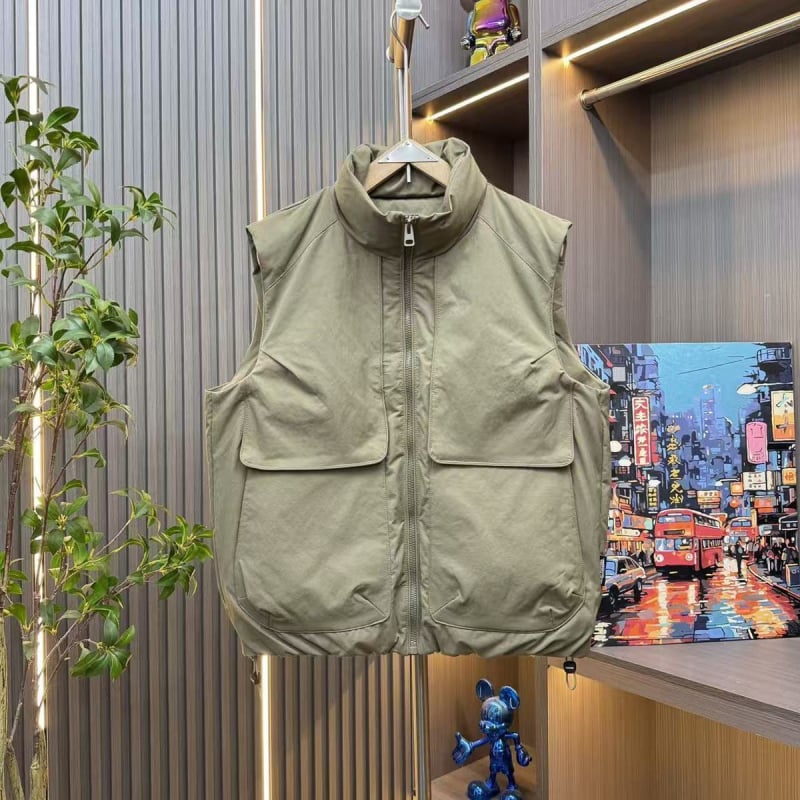 Ανδρικό γιλέκο με πούπουλα, στενή γραμμή, σταθερός γιακά, κουκούλα, παχύτερο ύφασμα, ριγέ μοτίο