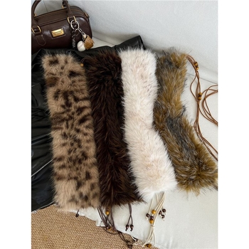 Пухен колан с мъниста за талия със връзки (Материал: Maomao; Катарама: PVC; Закопчаване: с връзки; Ширина: тънък (<2 см); Ръчна изработка: мъниста)