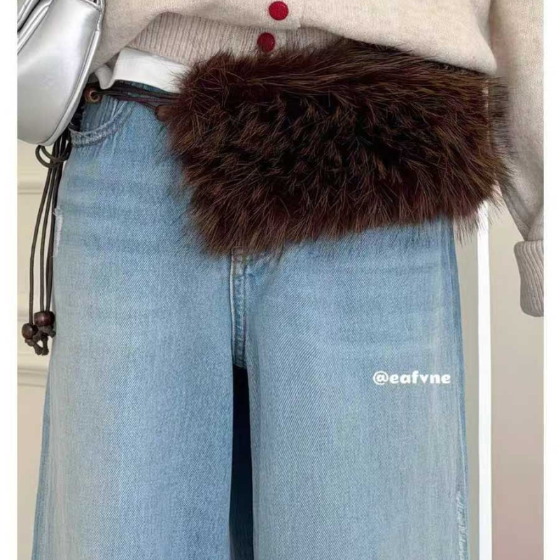 Пухен колан с мъниста за талия със връзки (Материал: Maomao; Катарама: PVC; Закопчаване: с връзки; Ширина: тънък (<2 см); Ръчна изработка: мъниста)