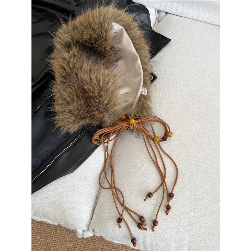 Пухен колан с мъниста за талия със връзки (Материал: Maomao; Катарама: PVC; Закопчаване: с връзки; Ширина: тънък (<2 см); Ръчна изработка: мъниста)