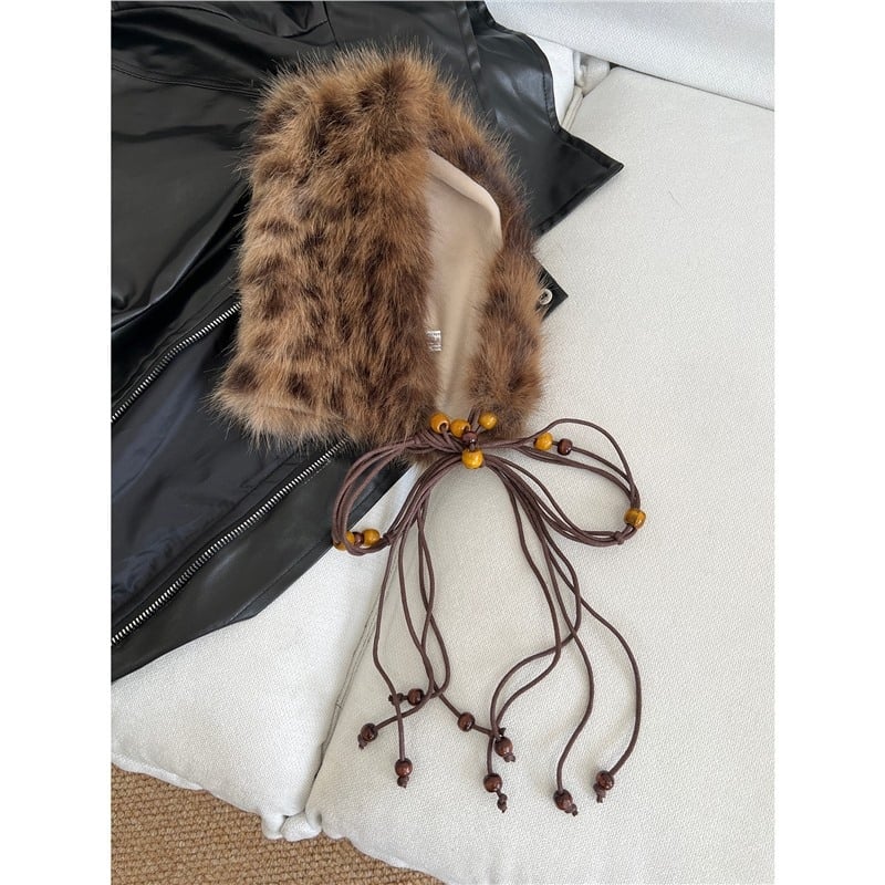 Пухен колан с мъниста за талия със връзки (Материал: Maomao; Катарама: PVC; Закопчаване: с връзки; Ширина: тънък (<2 см); Ръчна изработка: мъниста)