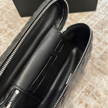 Kožna quiltirana crossbody torba, gradski jednostavan stil, vodoravni kvadratni oblik, zatvarač, platnena podstava