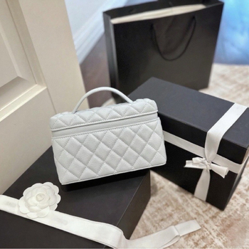 Kožna quiltirana crossbody torba, gradski jednostavan stil, vodoravni kvadratni oblik, zatvarač, platnena podstava